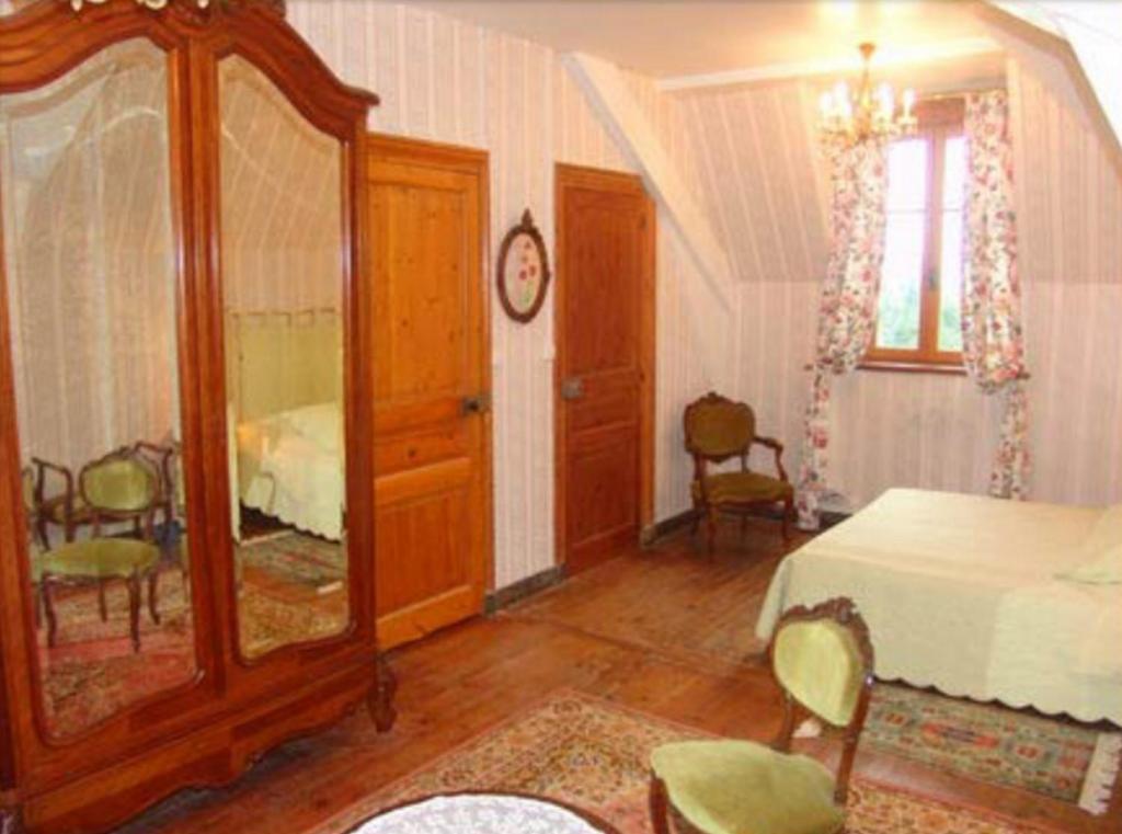 Chateau De La Court D'Aron Saint-Cyr-en-Talmondais Habitación foto